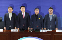 내년 예산안 역대 최강지각? 법정시한 넘겨 장기표류 우려