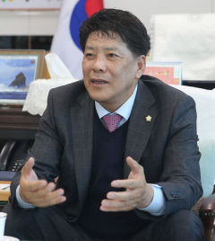 [대구 구·군의장에게 듣는다] (7) 김재문 동구의회 의장 