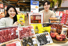 이번 크리스마스엔 '홈 파티'가 대세…음식도 선물도 행사카드로 알뜰하게