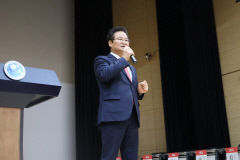 김용판 