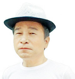 [정만진의 문학 향기] 노년은 언제 시작되는가