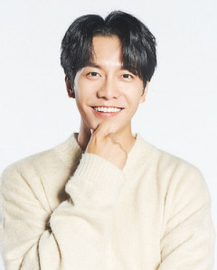 이승기, 후크 대표 등 4명 업무상횡령 혐의 고소…