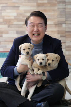 윤 대통령 국정 지지율 2주 연속 상승 …부정평가도 7월 이후  최저치