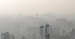 [포토뉴스] 미세먼지로 뒤덮힌 대구 도심