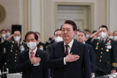 尹, 국방부·외교부 업무보고에서 