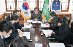 홍준표 대구시장 첫 새해 업무보고 '심플'