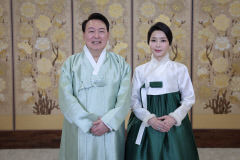 尹 대통령 지지율, 2주 연속 하락…긍정 38.7%, 부정 58.8%