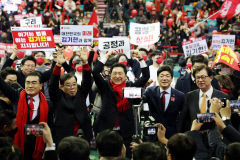 국민의힘 전대 최고위원 레이스 본격화. 원내 신중 VS 원외 봇물