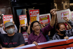 [포토뉴스] 미얀마 쿠데타 2주년…필리핀 활동가 민주화 연대시위