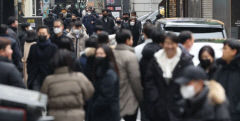 홀로 굴리는 '稅'바퀴 중산층 월급쟁이 허리휜다
