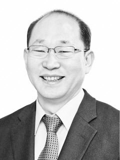 [이재윤 칼럼] 정계 개편 '환영'