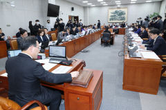 여야, 국회 운영위서 '이재명 체포동의안' 놓고 치열한 공방