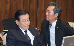 민주당, 이재명 대표 체포동의안 무더기 이탈표에 '자중지란'
