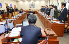 공영방송 지배구조법·대일외교 놓고 국회 상임위 곳곳서 여야 충돌