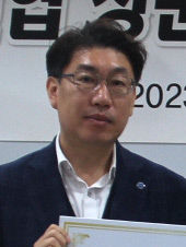 한국자유총연맹 경북도지부 청년협의회 전영주 회장, 백선엽 장군 동상 건립 성금 기부