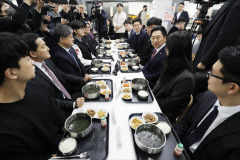 국민의힘, 2030 세대 지지율 하락에 '비상'