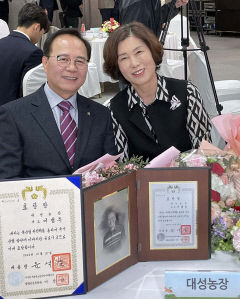 이범주 경북 상주 대성농장 대표. 농협 청정축산환경대상 '대통령상'