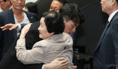 전우원 씨 눈물의 사과에 5·18 유족들 '오열'