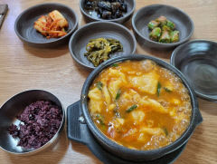 [대구 맛집]  대구 북구 산격동 '원조어탕', 꽃샘추위에 딱…칼칼하고 걸쭉한 어탕수제비