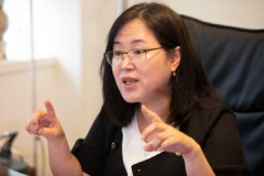 '조국흑서' 권경애 변호사, 학폭 유족 재판에 출석않아 패소 당해
