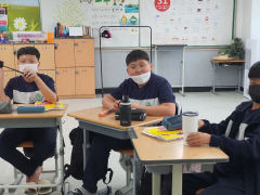 '나홀로 졸업생'에서 중학생이 된 최민상 군 