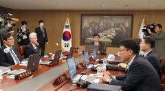 한은 금통위, 기준금리 연 3.5% 두 차례 연속 동결