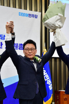 더불어민주당 새 원내대표로 '친낙계' 중진 박광온 의원