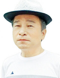 [정만진의 문학 향기] 어른의 아버지