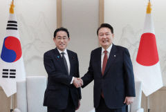 [한일정상회담] 尹·기시다 만찬주로 '경주법주 초특선'…한식으로 만찬