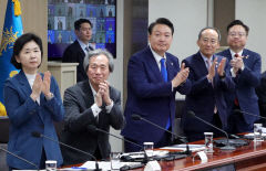 尹대통령 '코로나19 엔데믹' 선언…위기경보 심각→경계, 감염 격리는 '5일 권고'로