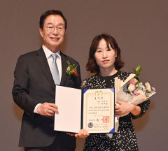 경북도교육청 '스승의날' 학생 지도에 헌신한 선생님들 표창