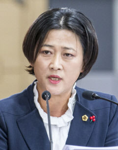 [기고] 단체 동원한 현수막 정치를 끝내자