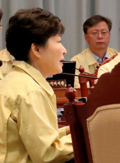 '박근혜의 우병우' '문재인의 조국' 민정수석 출신 총선 출마설에 정가 술렁