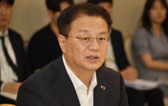 방기선 기재 차관, 