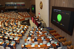 유령아동 막는 '출생통보제' 국회 본회의 통과…가산자산 불공정거래 규제법도 통과돼
