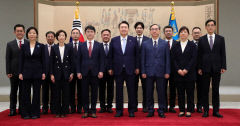 尹 신임 차관들에 