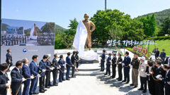 [포토뉴스] 제막되는 백선엽 장군 동상