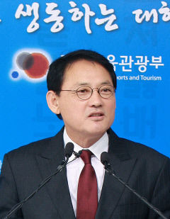 유인촌, 尹 대통령 문화체육특보로…통계청장 등 6명 차관급 인사