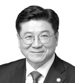 [아침을 열며] 건강한 긴장관계