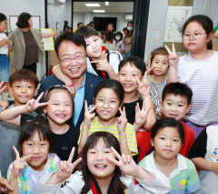 울진군수 관사를 돌봄센터로 활용 '호응'…학교 가까워 학생 불편 덜어