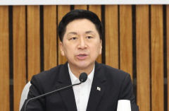 휴가 마친 김기현, 이재명 불체표특권 포기 압박