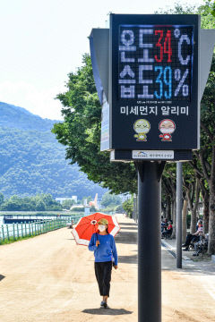 무더운 날씨 이어지는 가운데 온열질환자도 '증가'…지난해보다 늘어