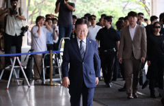 '검찰 출석' 이재명 
