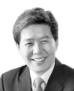 [아침을 열며] 세계질서 재편으로 한중관계 재정립해야