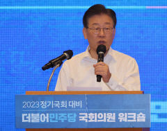 취임 1주년 맞은 이재명 대표…'사법 리스크'가 발목 잡아