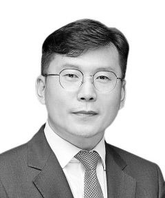 [시시각각(時時刻刻)] 수술실 CCTV 의무화, 공공이 나서야