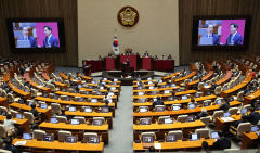 '경제'두고 대정부질문서 공방…野 