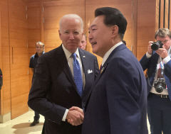 尹, G20 계기로 인도서 美·日·獨 등 우방과 환담…연쇄 정상회담도