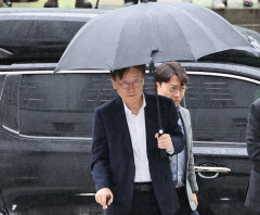 [속보] 이재명 서울중앙지법 도착…기자들 질문에 '묵묵부답'