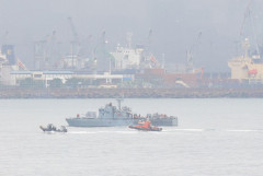 포항 남구 해안서 시운전 중이던 군장갑차 침수…차량 내 관계자들 실종
